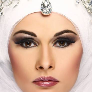 جليان عاطف